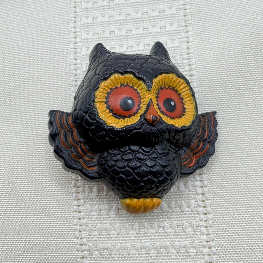 Vintage Hallmark Hoot Black Orange Yellow Wise Ole' Owl Hallowen Brooch Pin - Picture 1 of 6